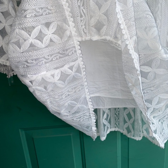 Chickwish size medium white lace top like new - Picture 9 of 9